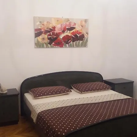 بيت ضيافة With A Parking Space 15207